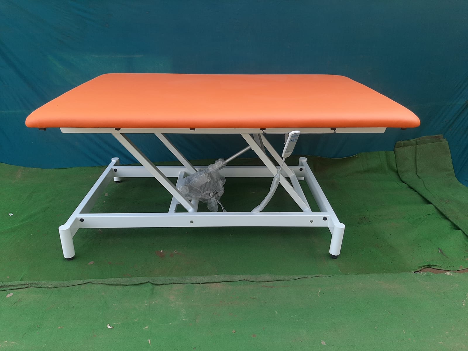 Hi-Lo Table – Orange